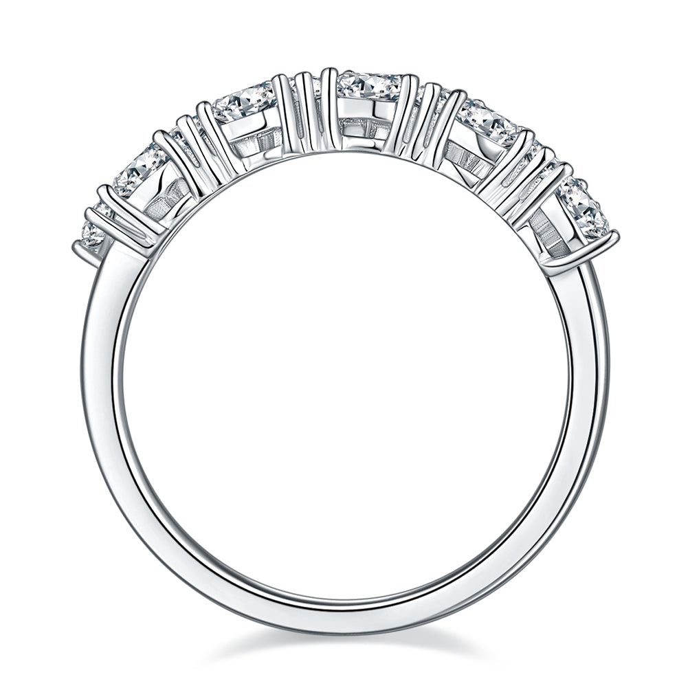 טבעת טניס בשיבוץ יהלומי מוסאנייט בחיתוך טריליון